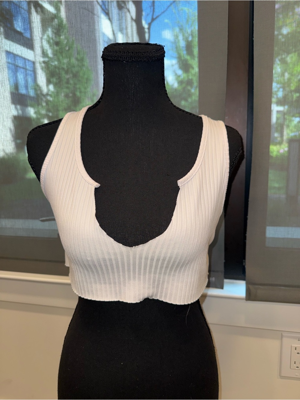 PrettyLittleThing White Ribbed Scoop Crop Tank